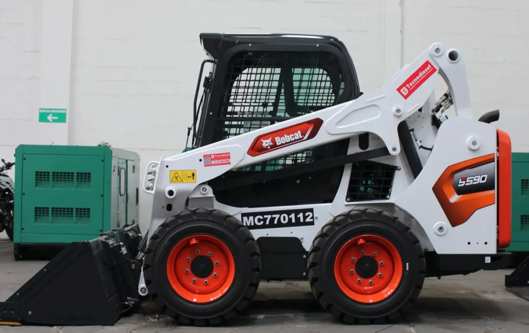 Minicargador Bobcat S590 usado certificado, listo para entrega