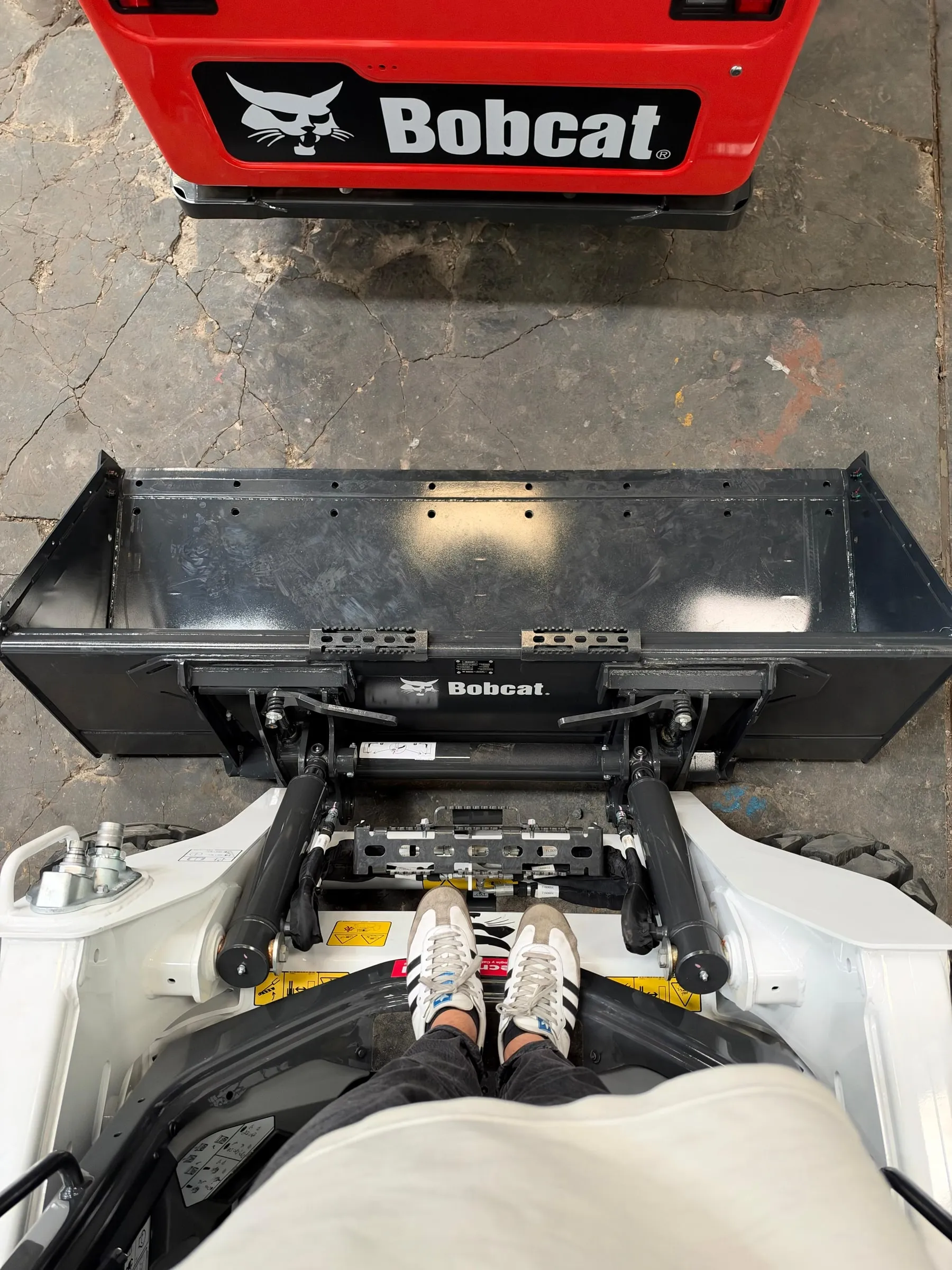 Balde Bobcat de 74 pulgadas para minicargador