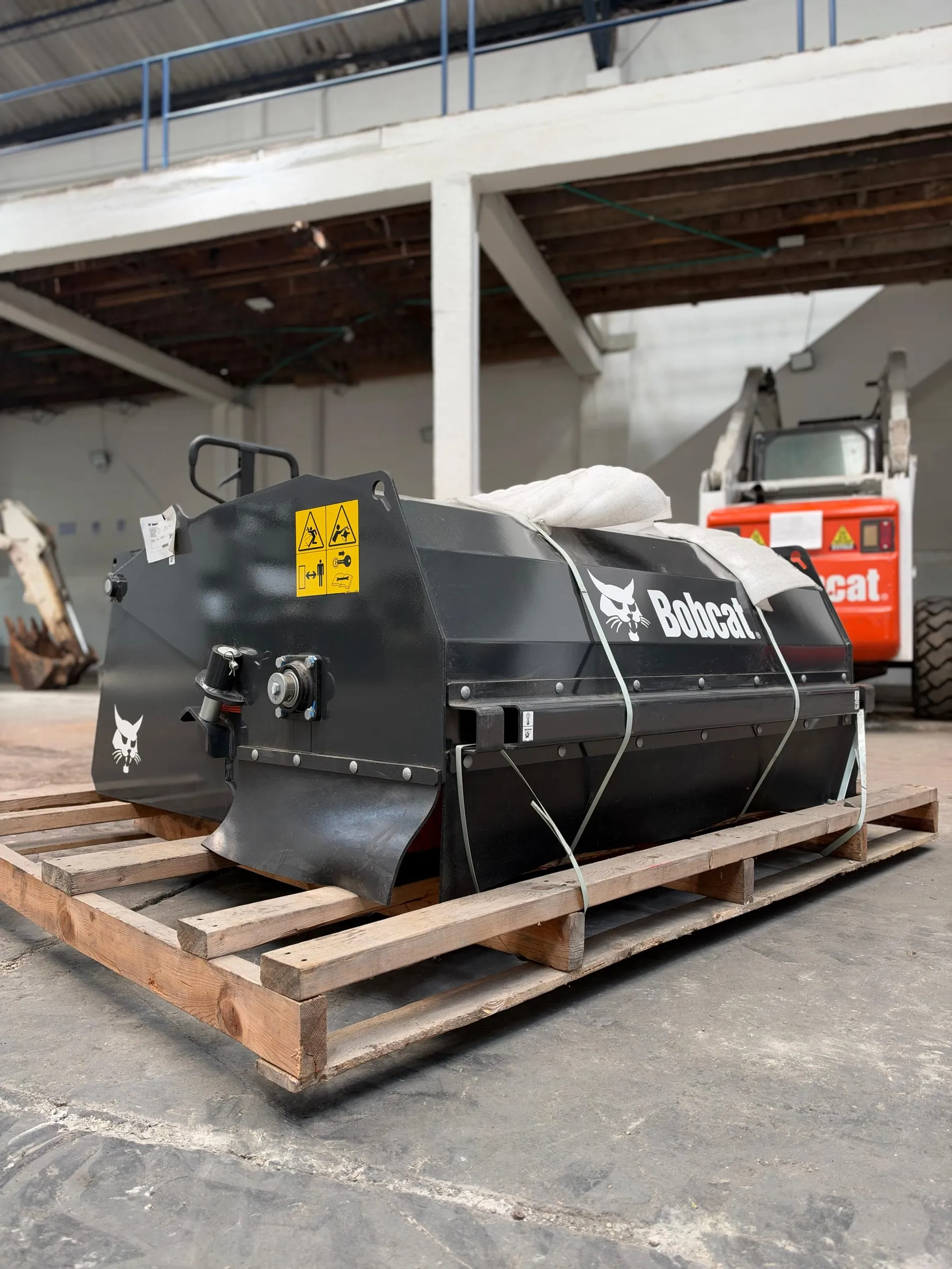 Barredora Bobcat de 60 pulgadas montada en minicargador