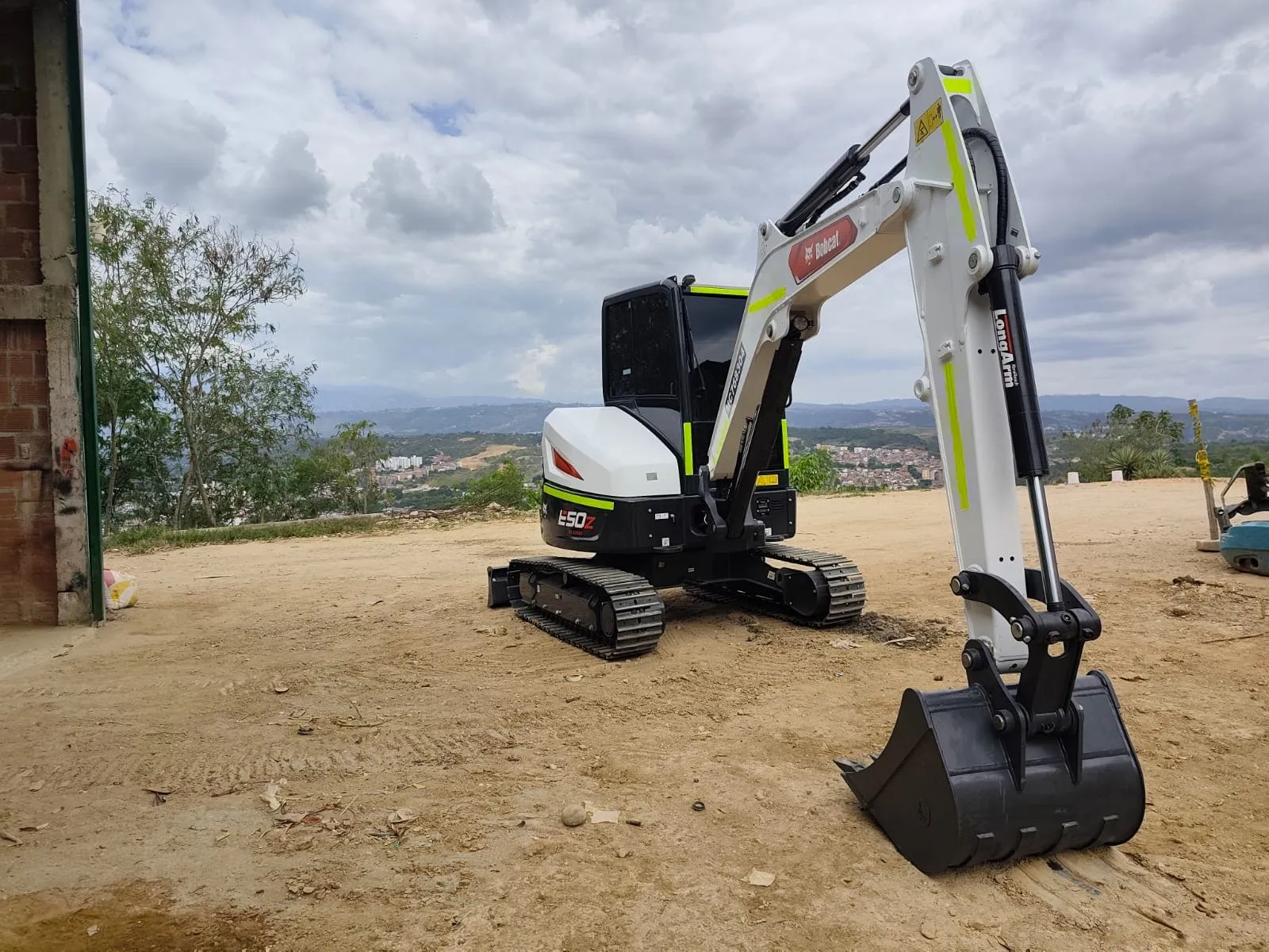 Excavadora compacta Bobcat E50z de 4819 kg