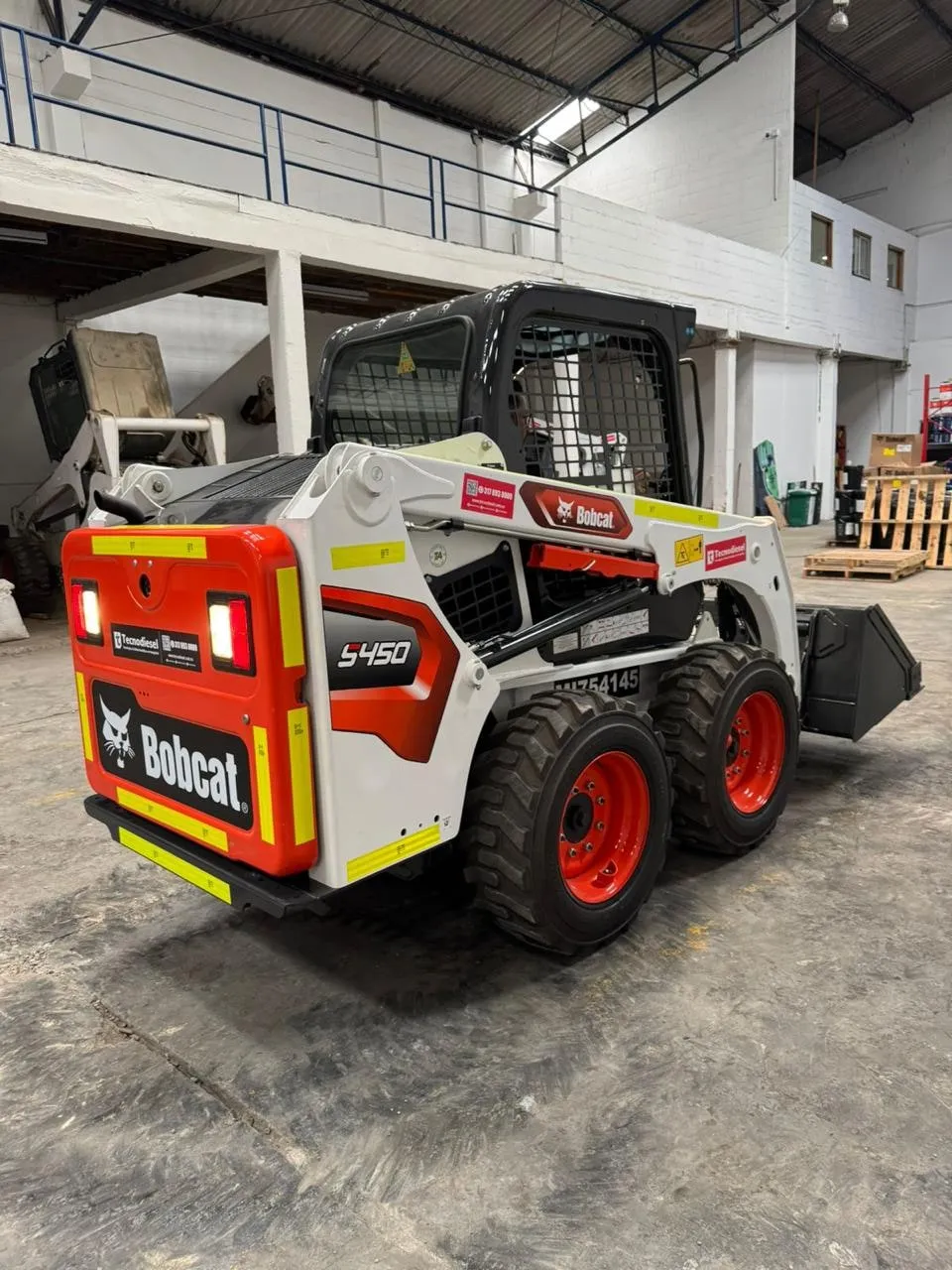 Minicargador Bobcat S450 de 49 HP — vista 4