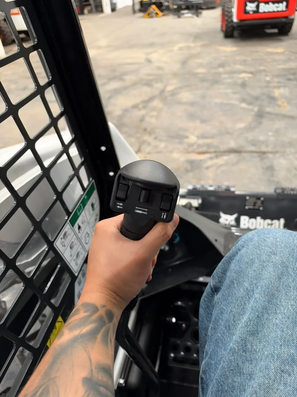 Minicargador Bobcat S530 de 49 HP — vista 5