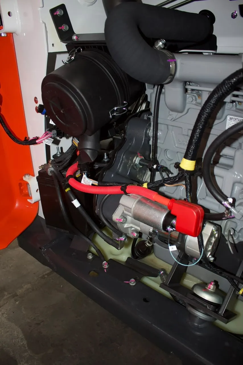 Minicargador Bobcat S530 de 49 HP — vista 13