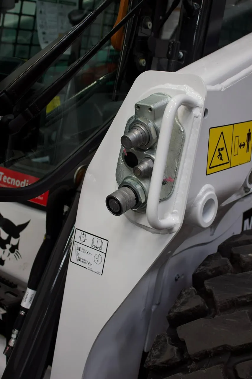 Minicargador Bobcat S530 de 49 HP — vista 8