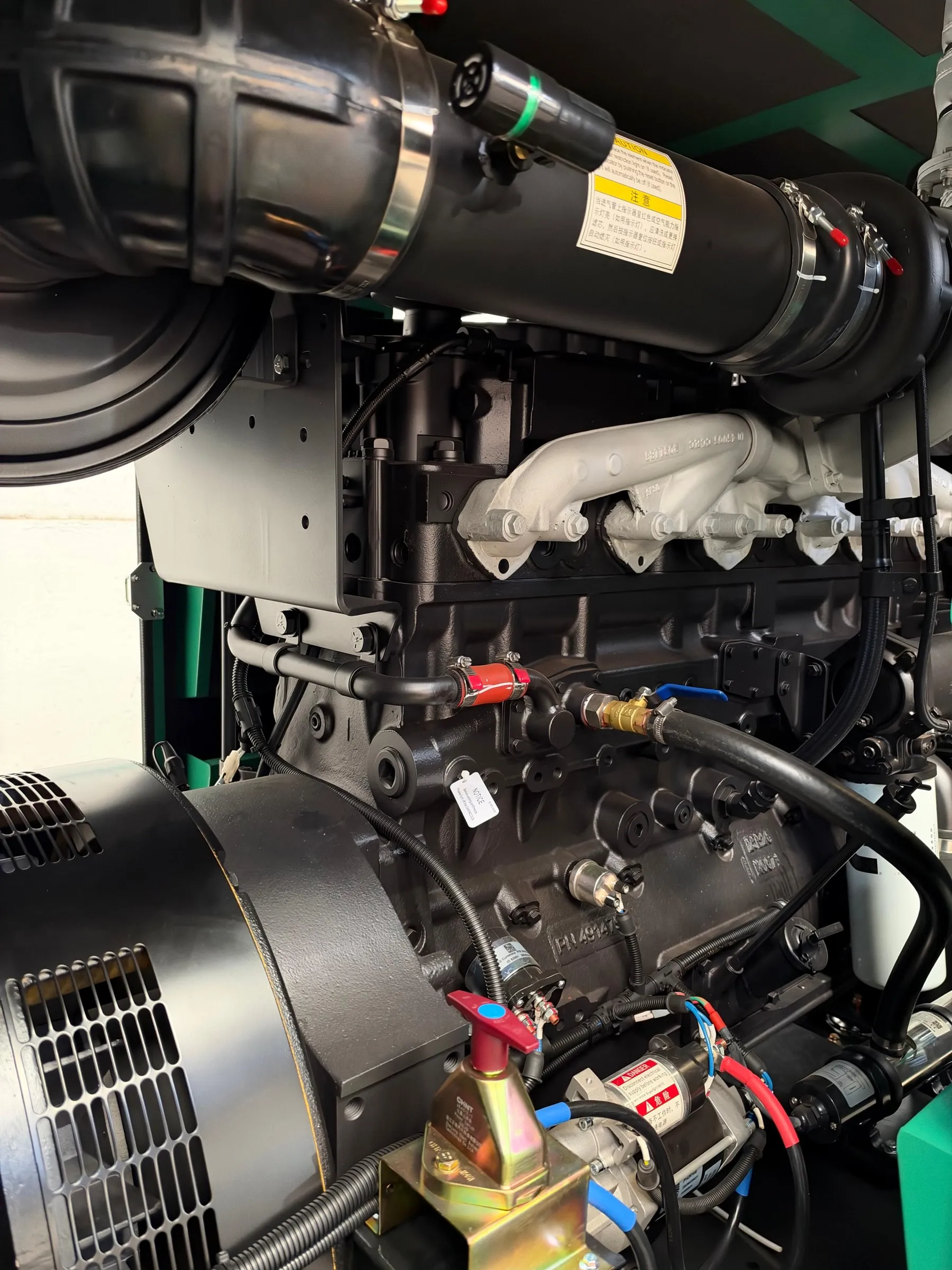Planta eléctrica diésel mediana de 100 a 500 kVA con transferencia automática — vista 6