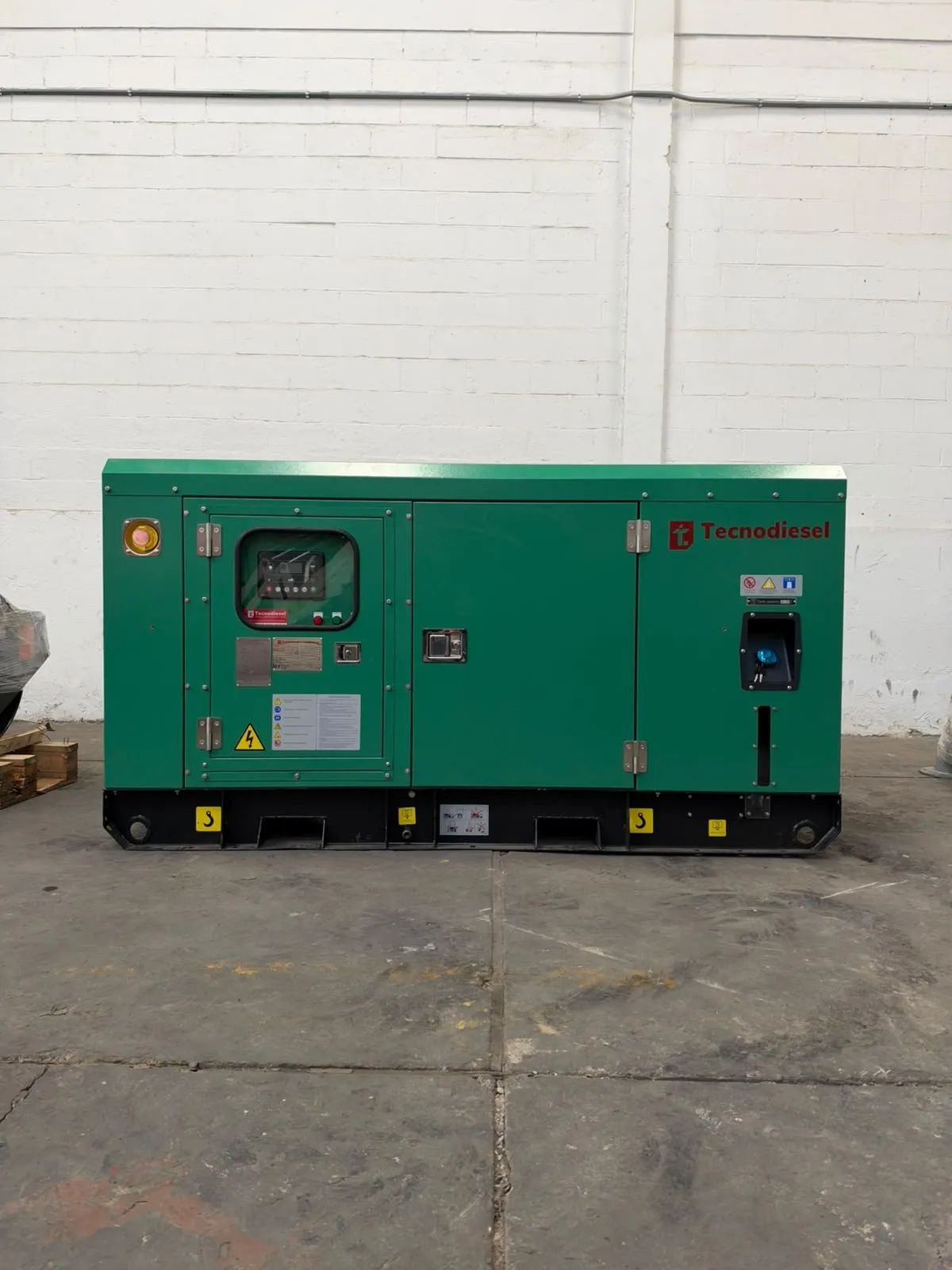 Planta eléctrica diésel pequeña de 21 a 100 kVA