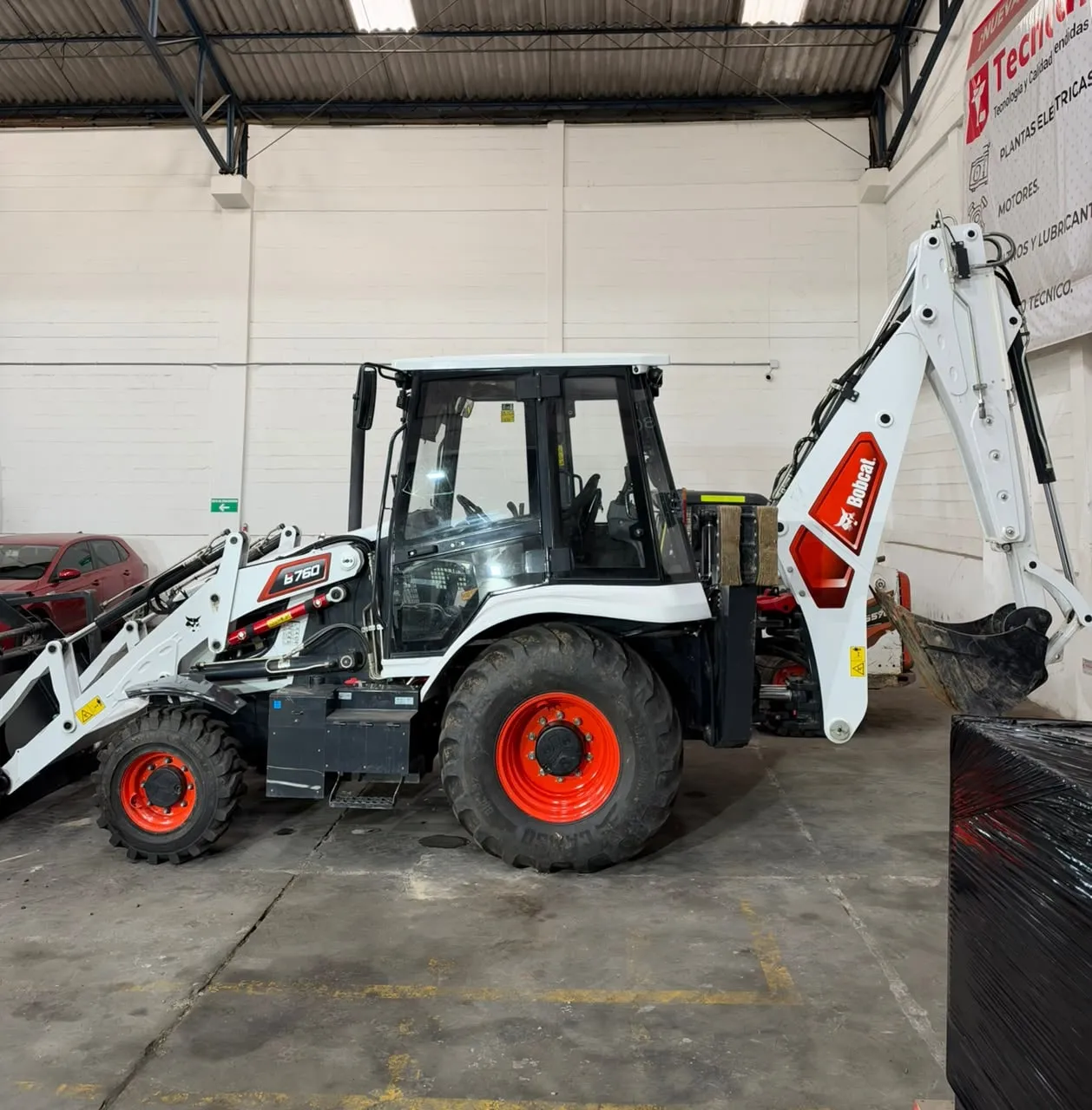 Retrocargadora Bobcat B760 4x4 de 94 HP